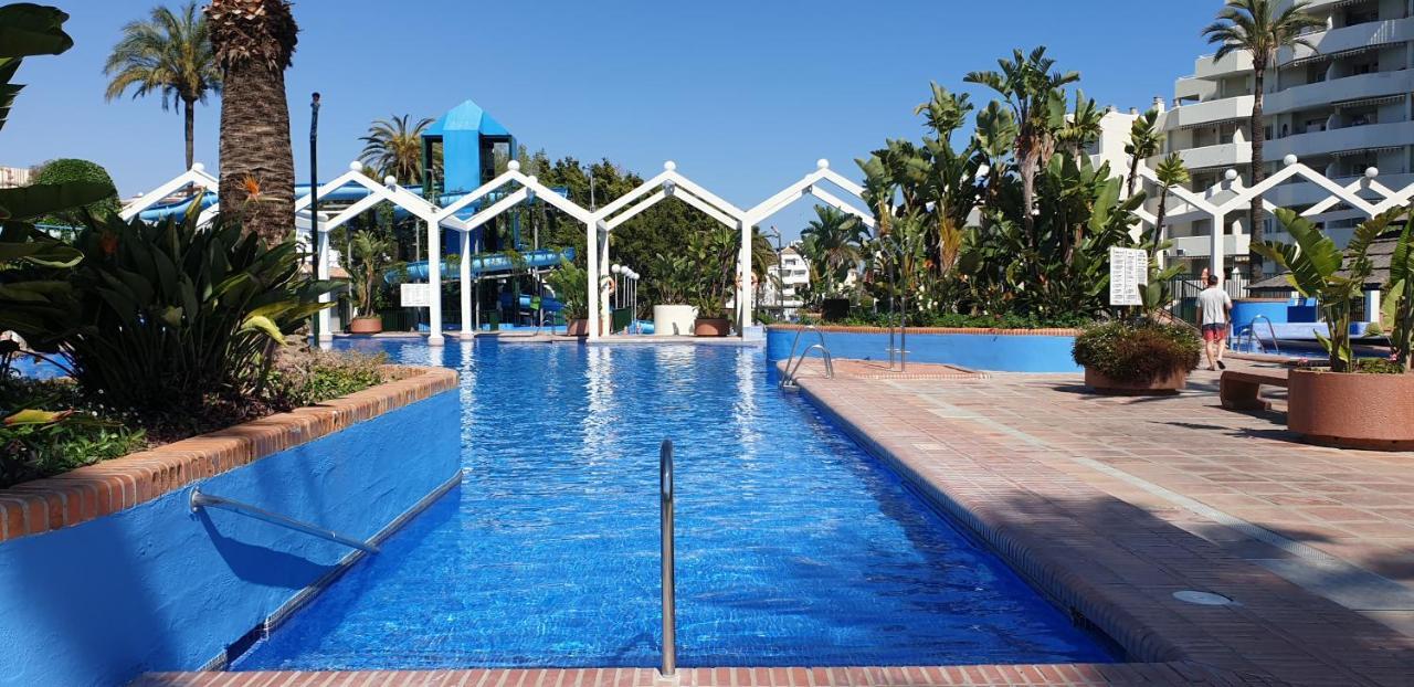 Apartamentos Holidays Benalbeach ベナルマデナ エクステリア 写真