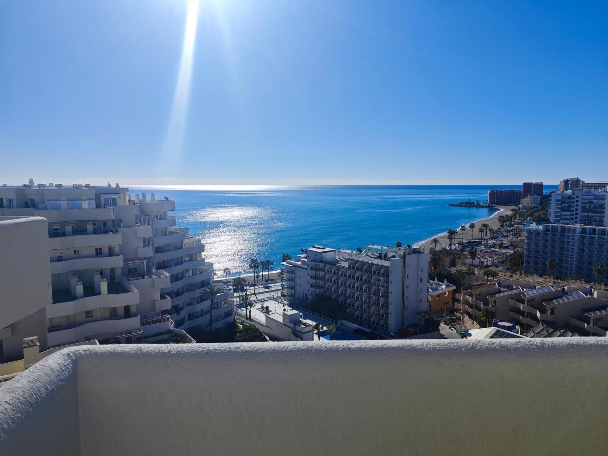 Apartamentos Holidays Benalbeach ベナルマデナ エクステリア 写真