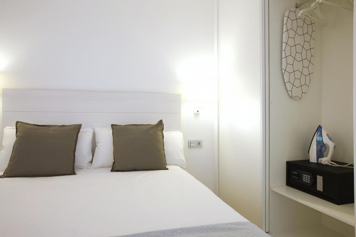 Apartamentos Holidays Benalbeach ベナルマデナ エクステリア 写真